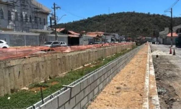  Avenida José Tonolli está interditada nesta sexta-feira